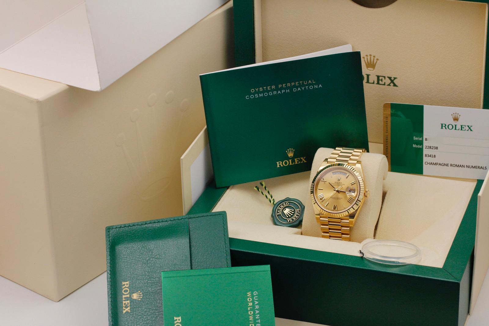 Watch Image 11