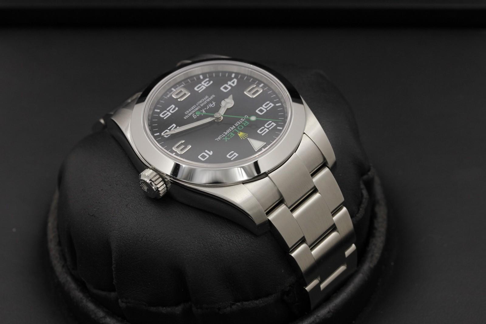 Watch Image 4