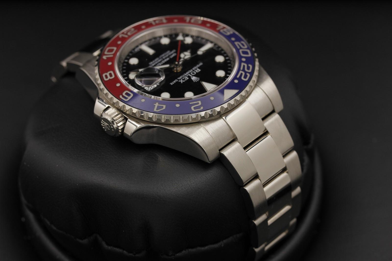 Watch Image 4