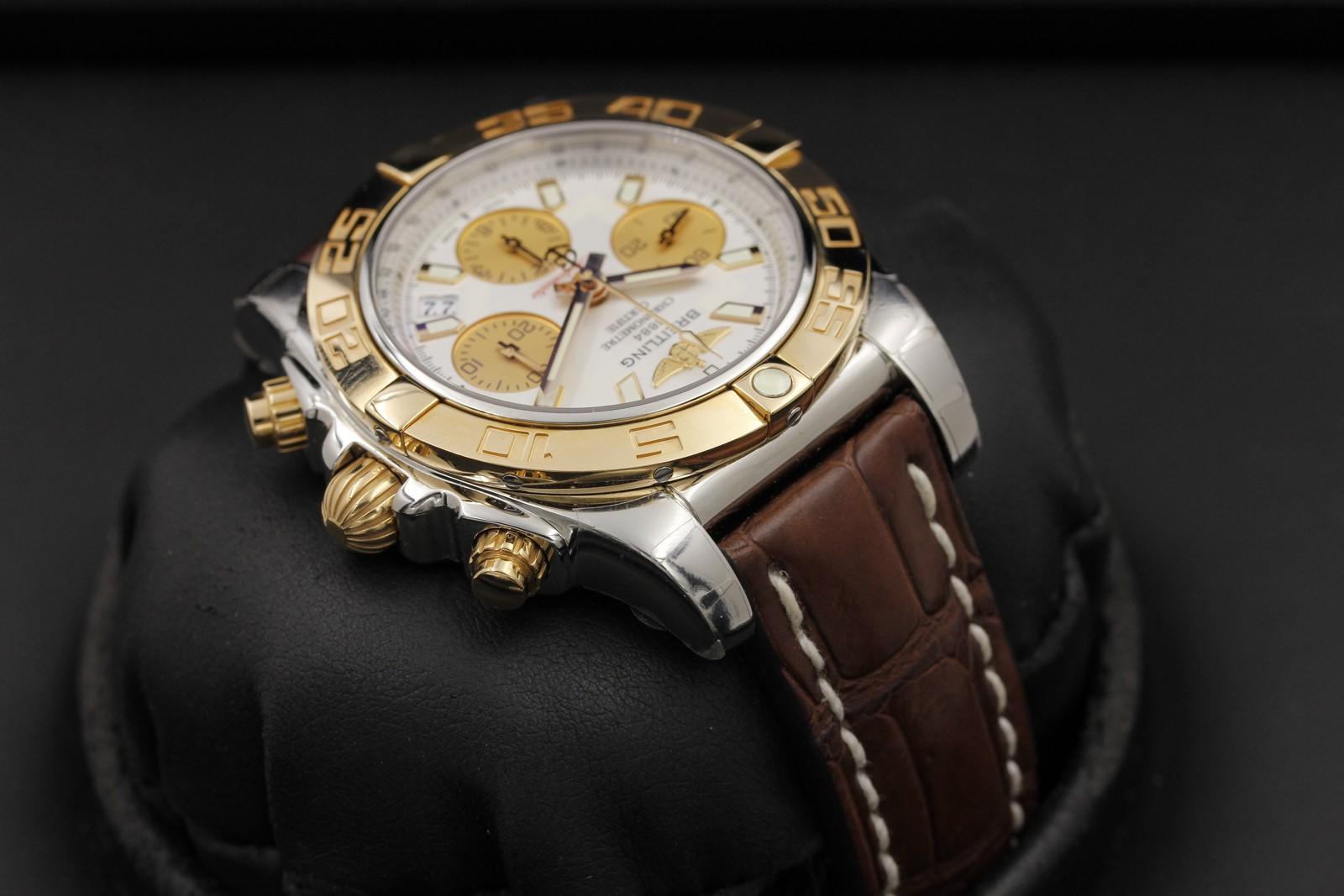 Watch Image 4