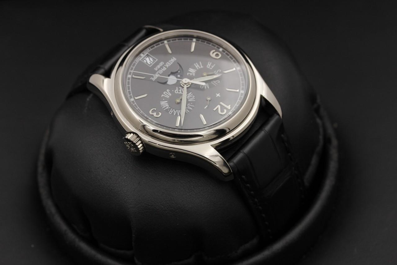 Watch Image 4