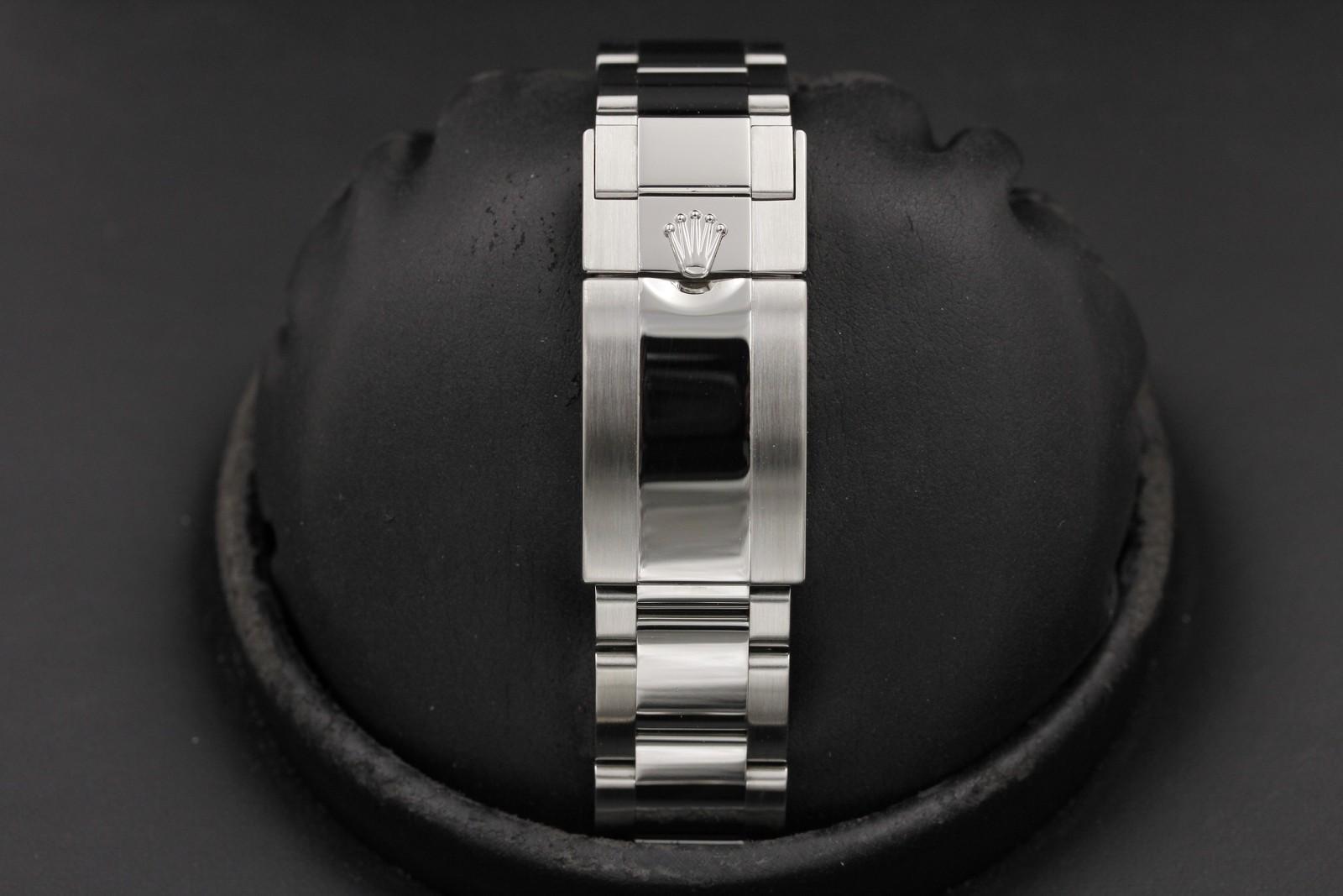 Watch Image 7