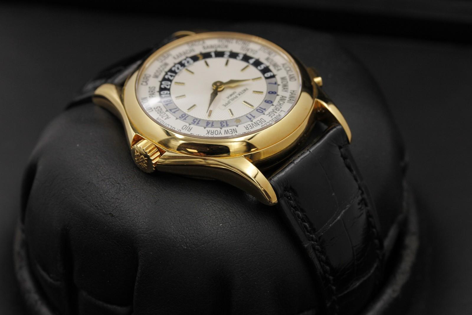 Watch Image 4