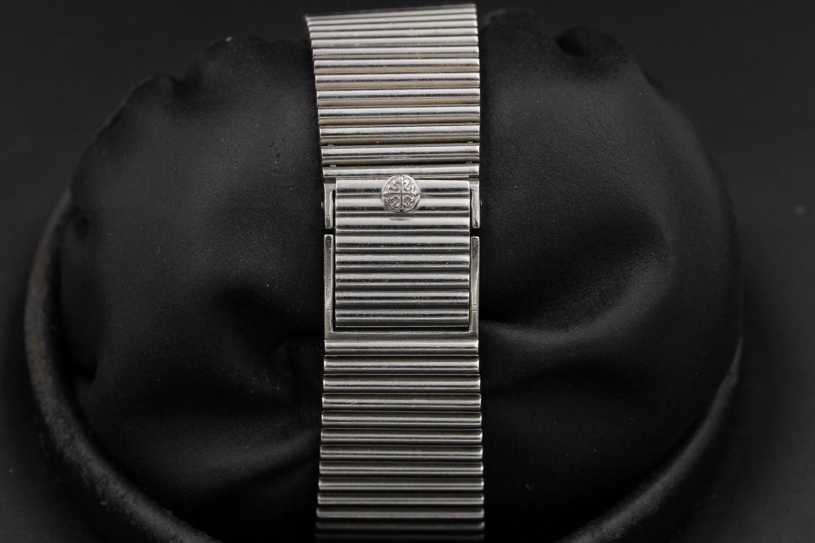 Watch Image 7