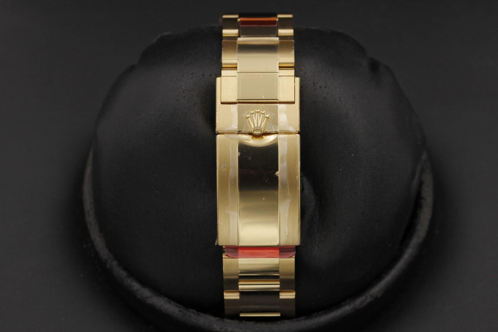 Watch Image 7