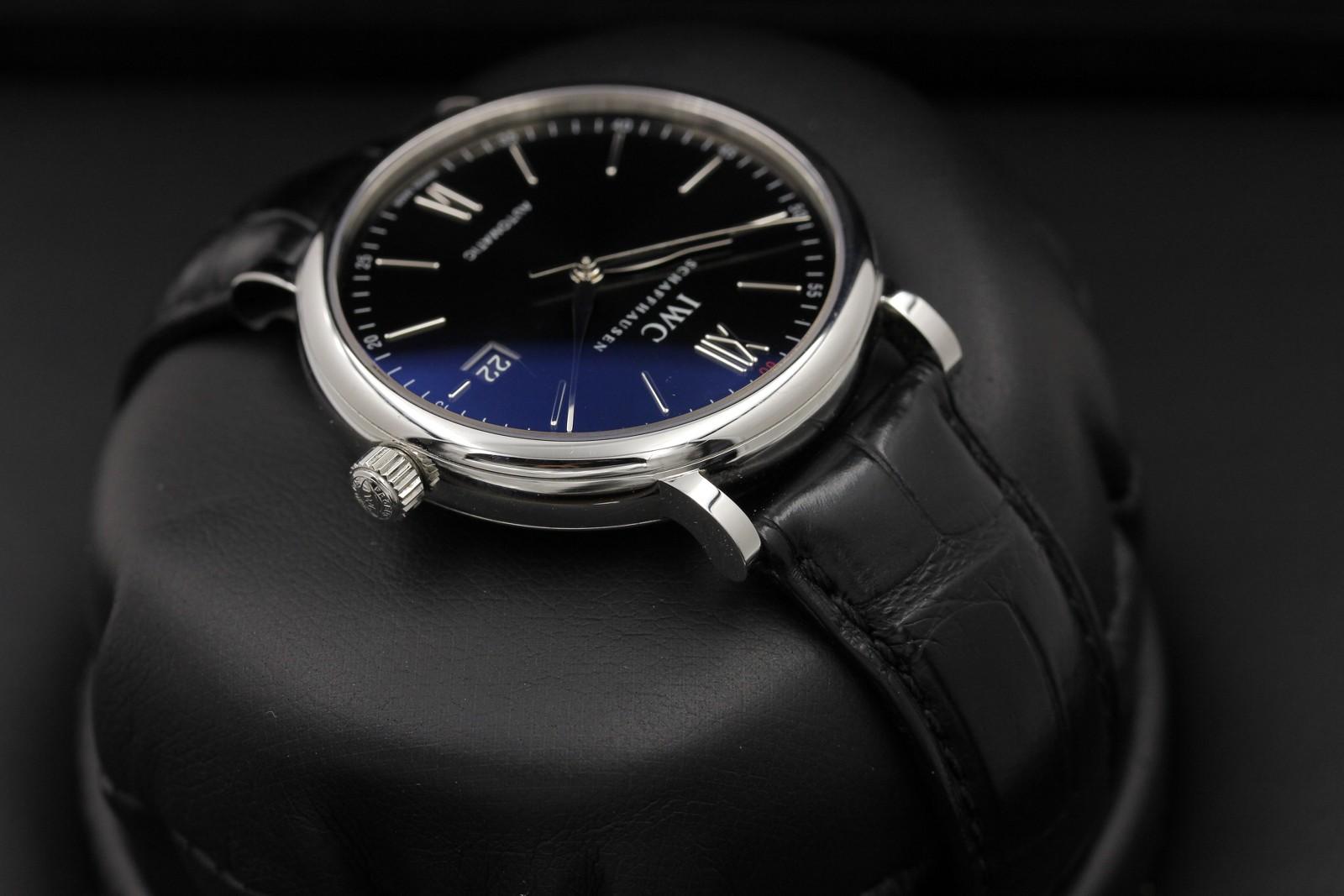 Watch Image 4