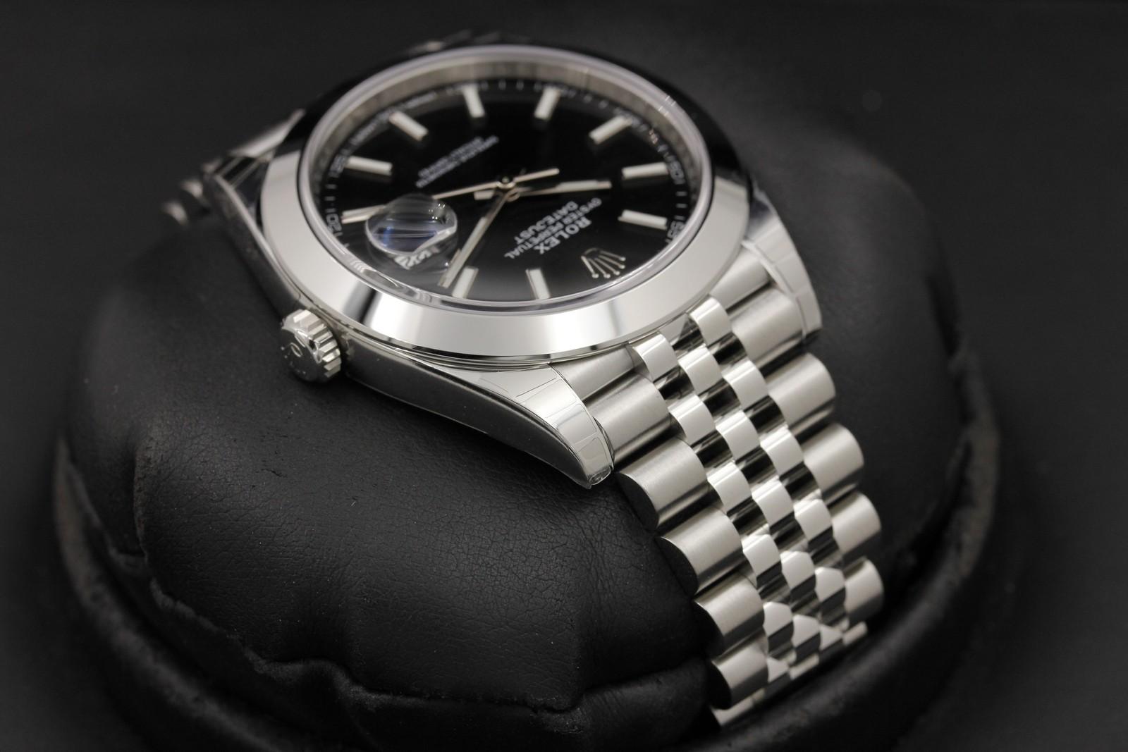 Watch Image 4