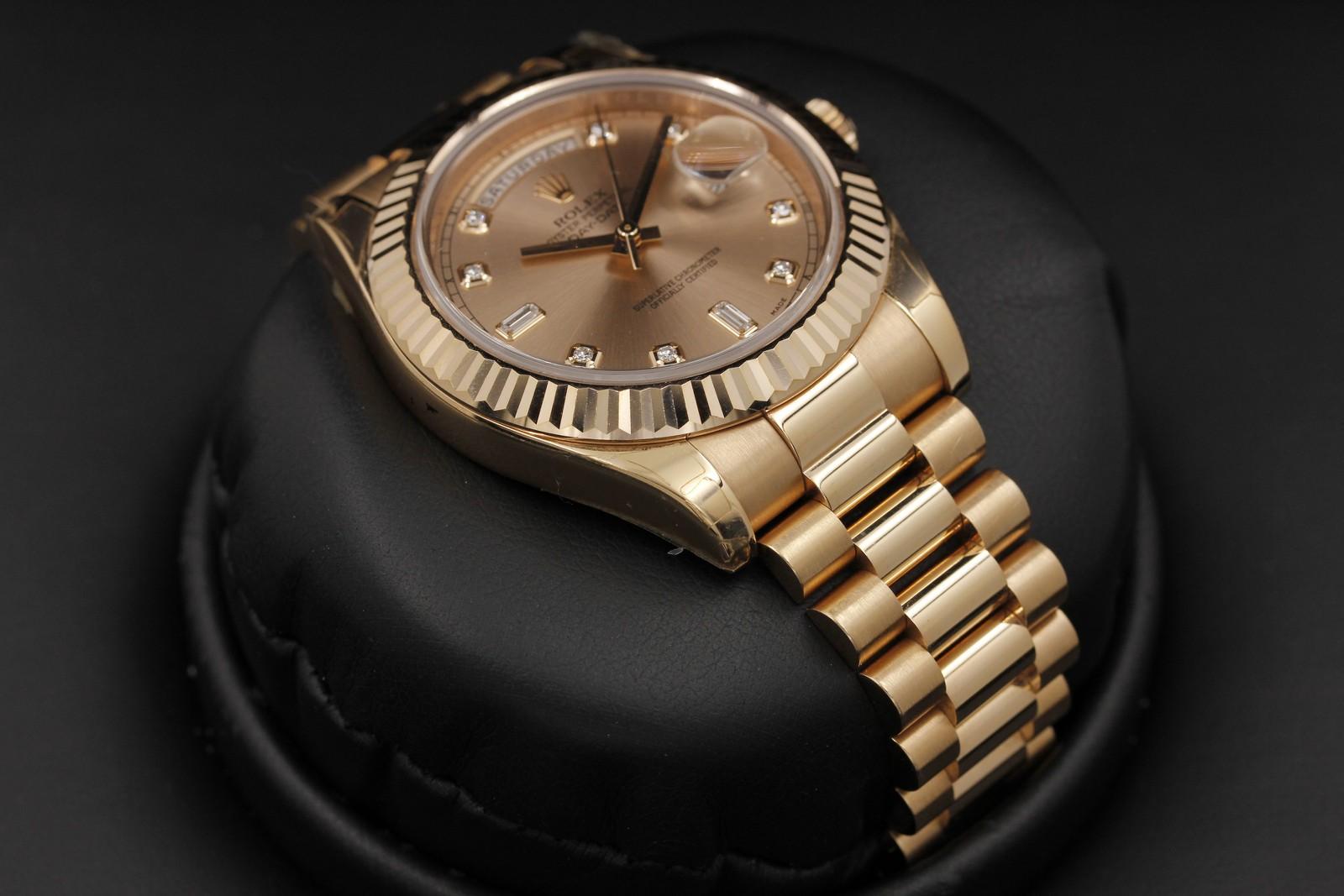 Watch Image 6