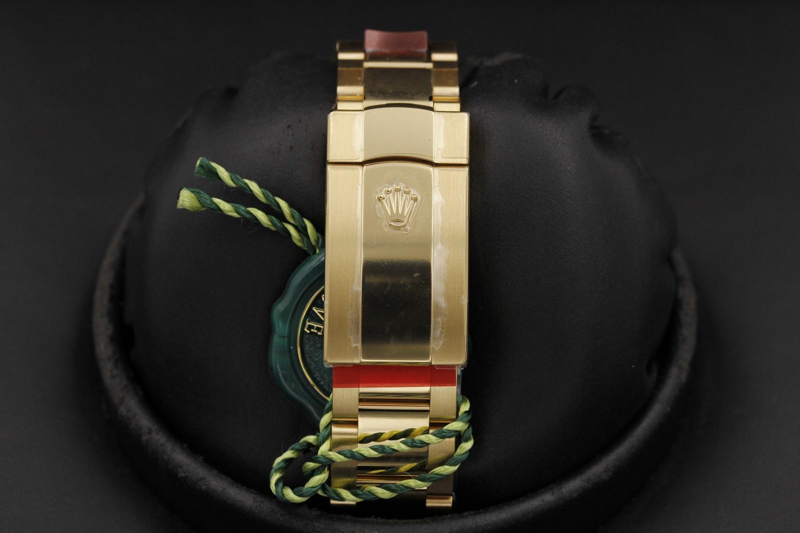 Watch Image 7