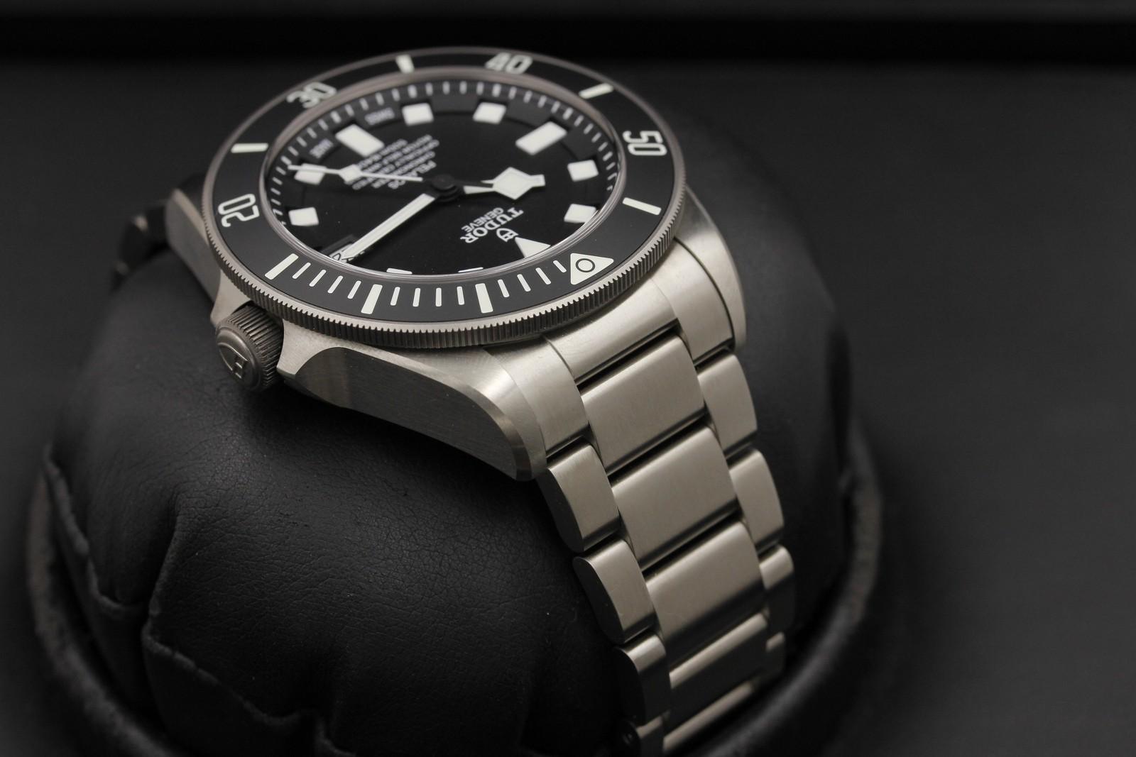 Watch Image 4