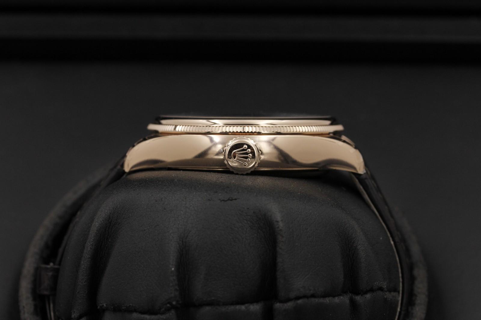 Watch Image 3