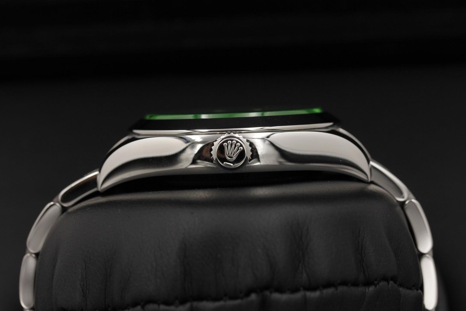 Watch Image 3