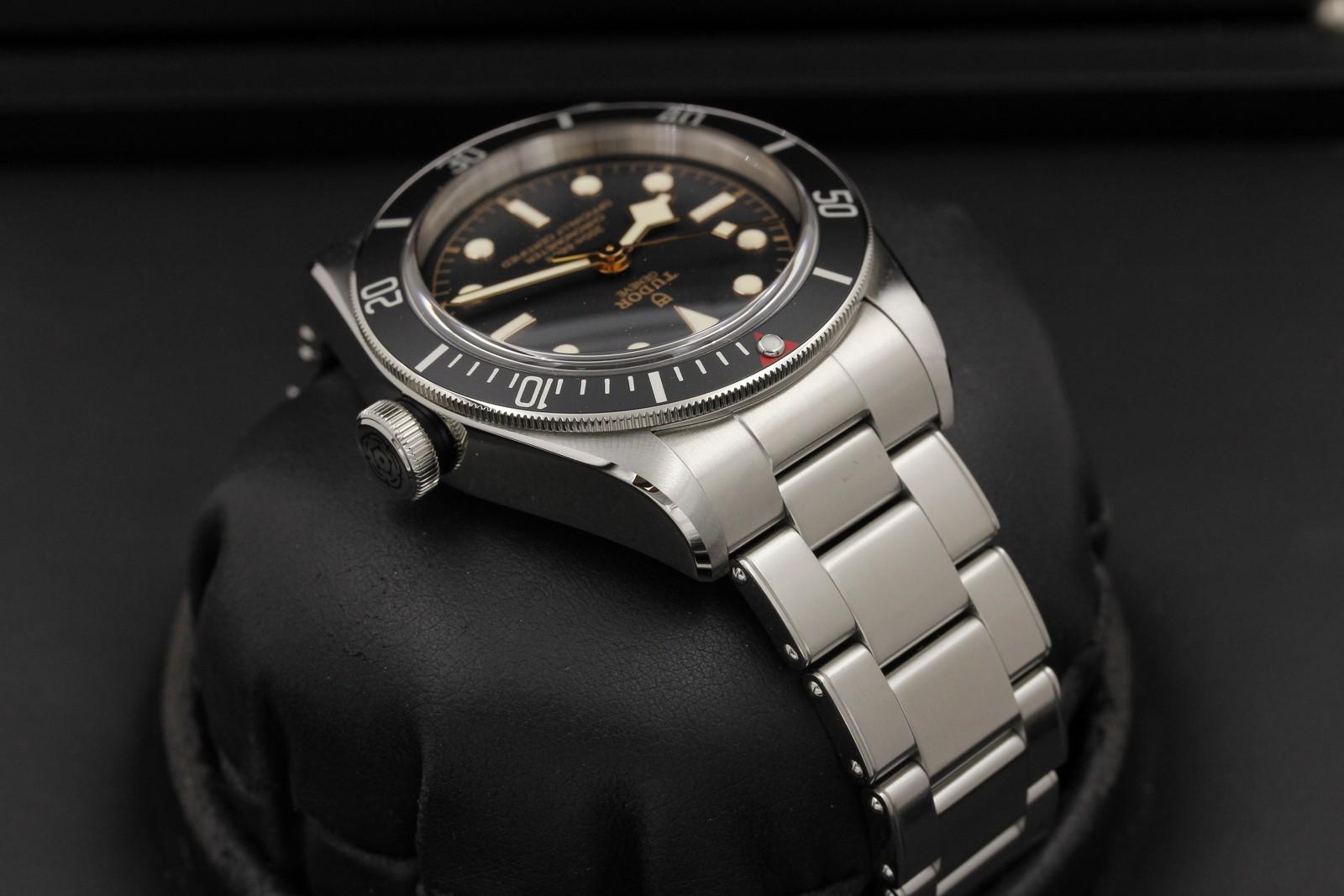 Watch Image 4