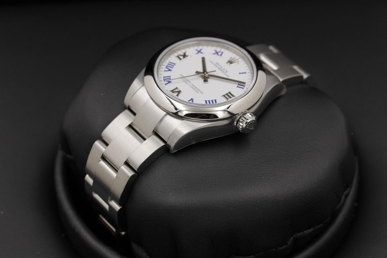 Watch Image 2