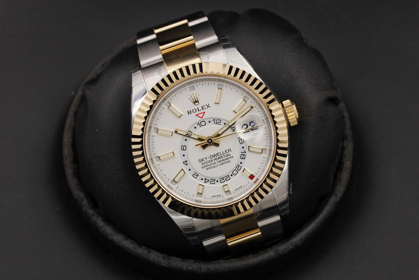 Watch Image 9