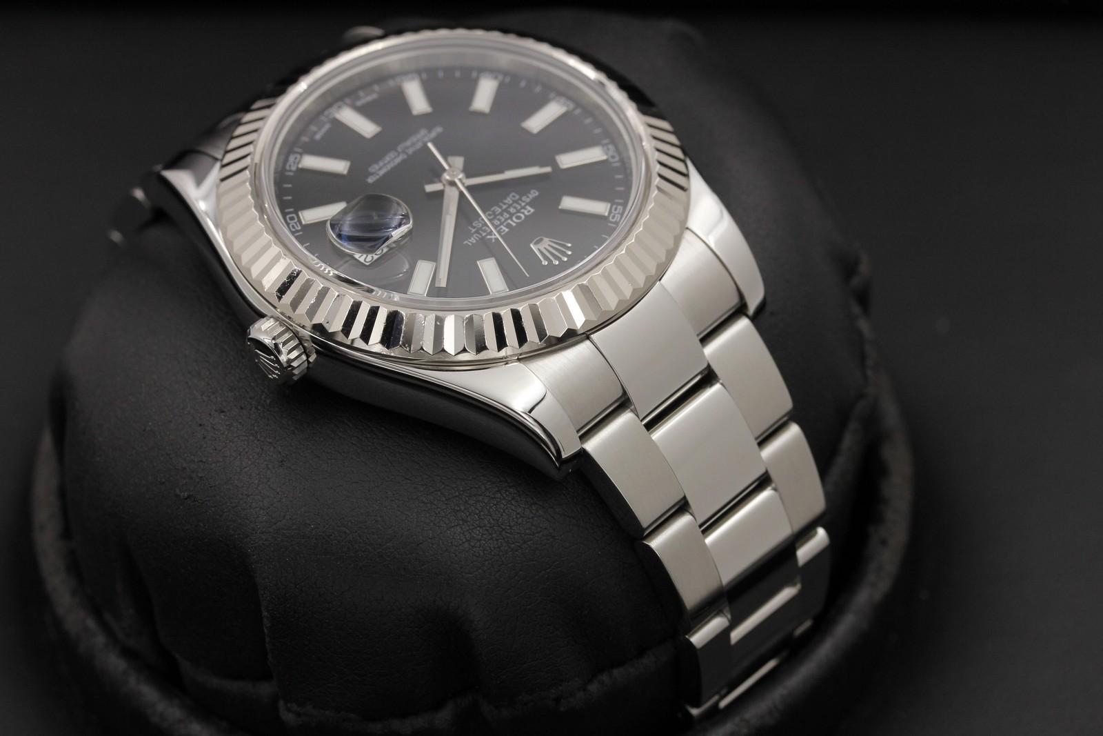 Watch Image 4