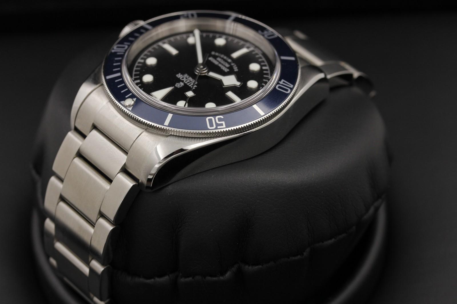Watch Image 5