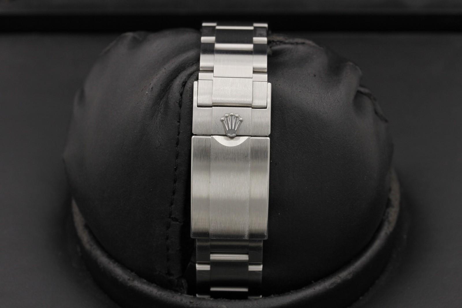 Watch Image 7