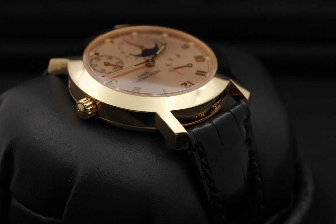 Watch Image 4
