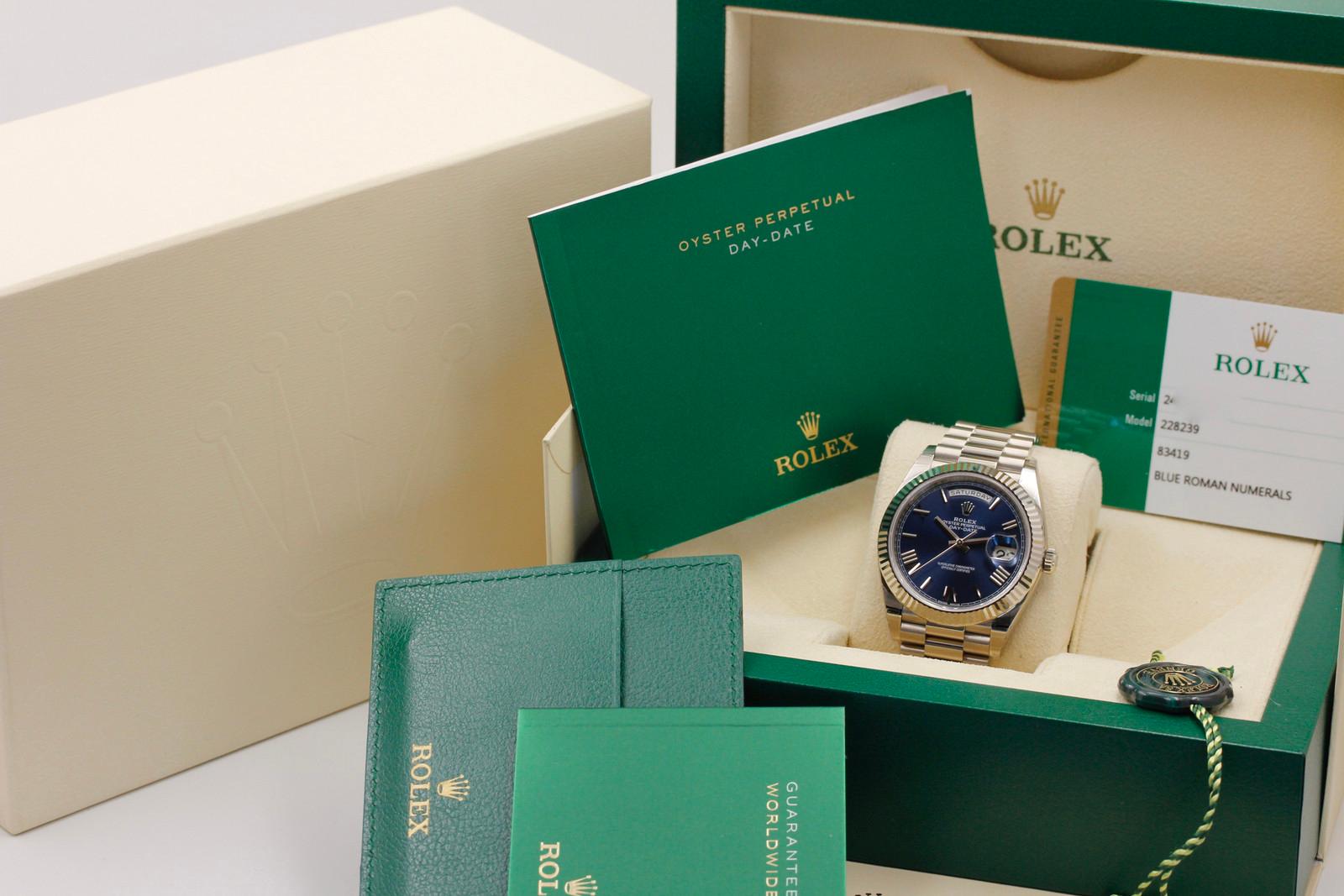 Watch Image 11