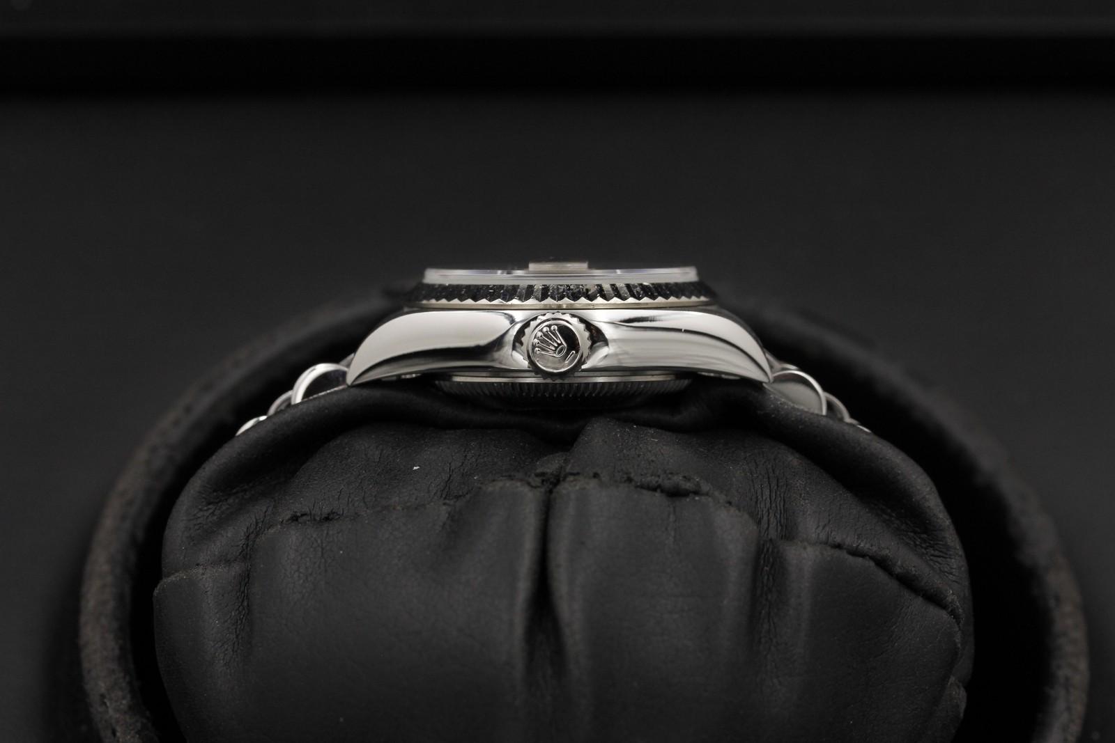 Watch Image 3