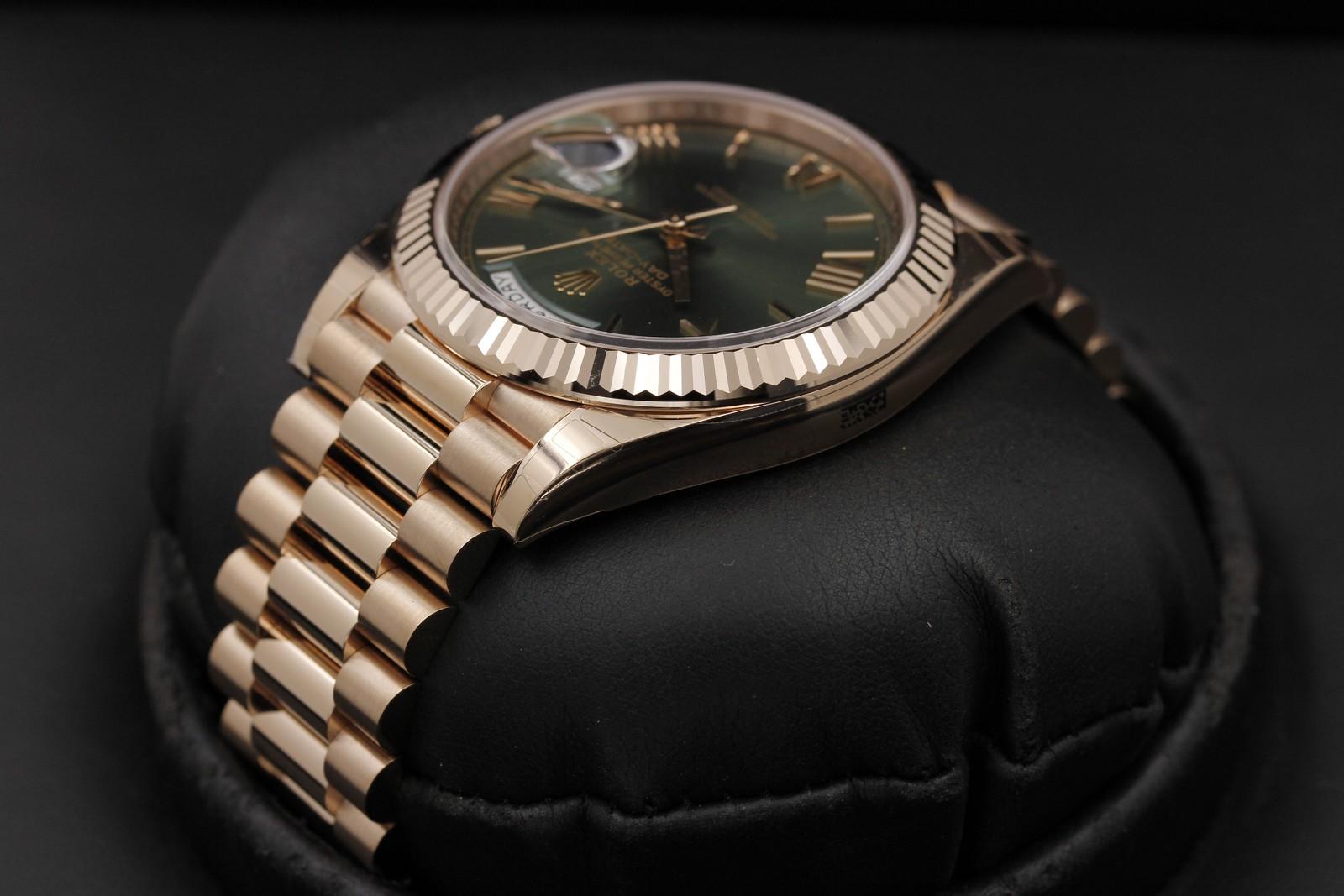 Watch Image 5