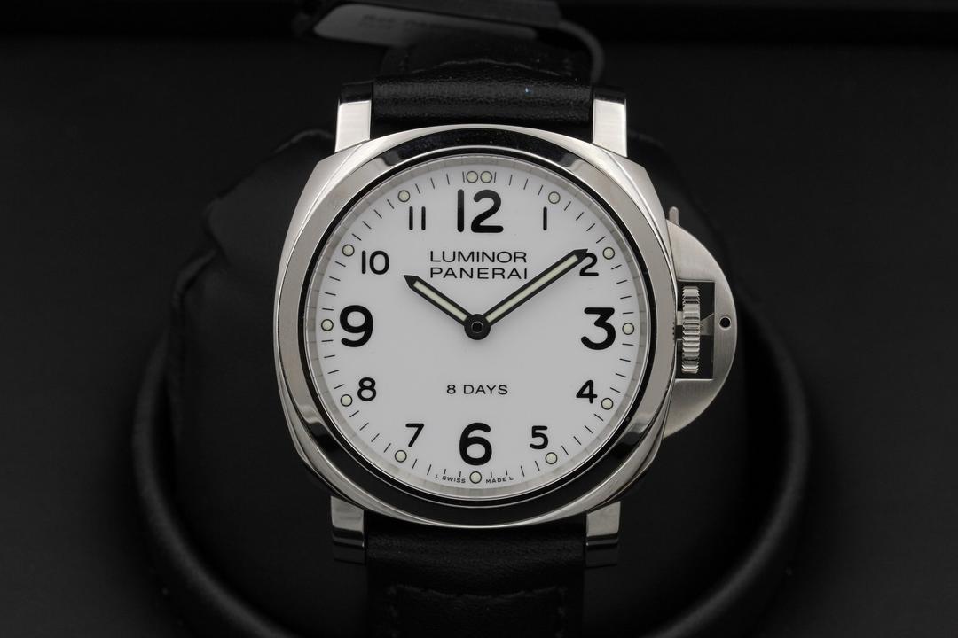 Panerai Luminor Pam 561