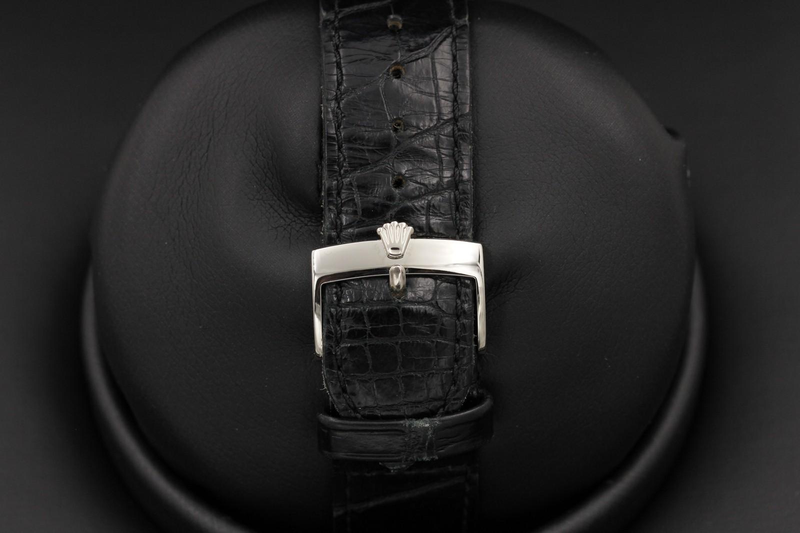 Watch Image 7