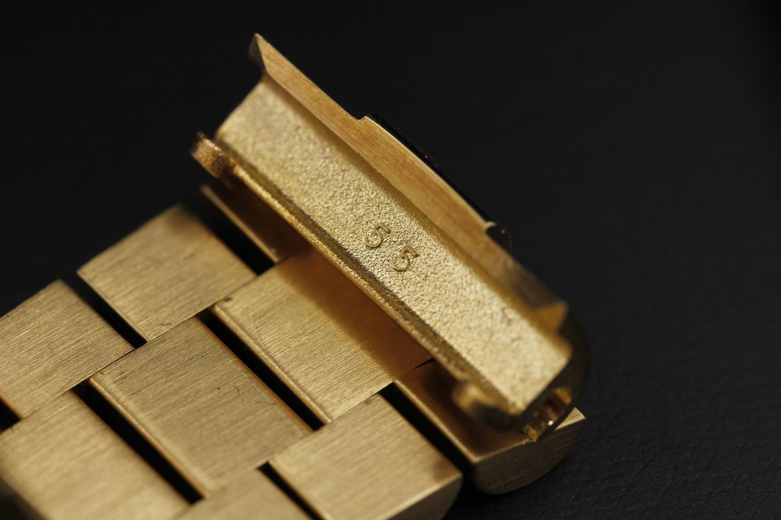 Watch Image 9