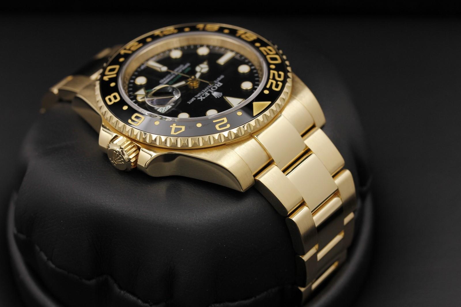 Watch Image 4