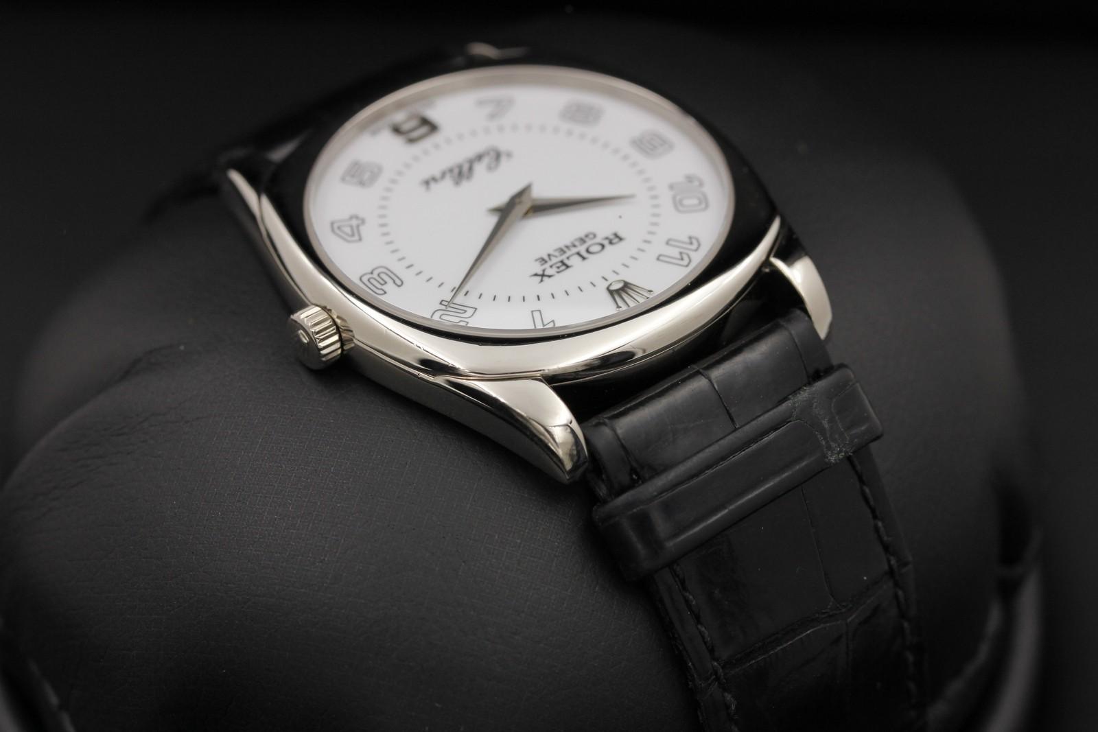 Watch Image 4