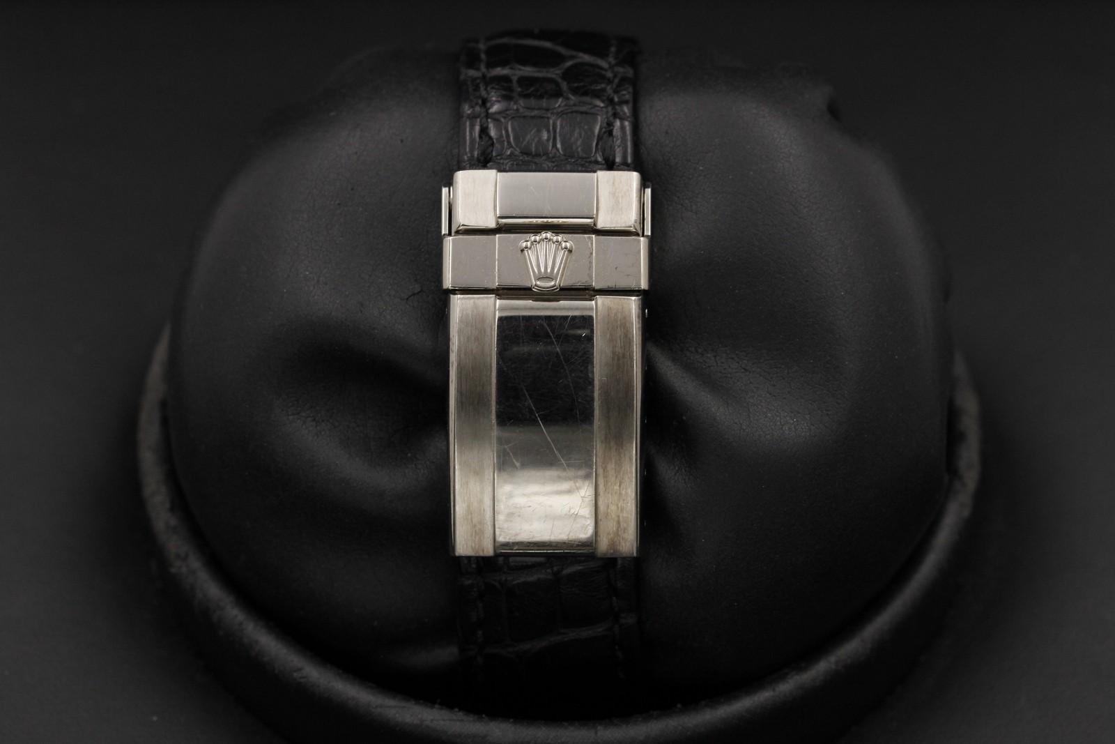 Watch Image 7