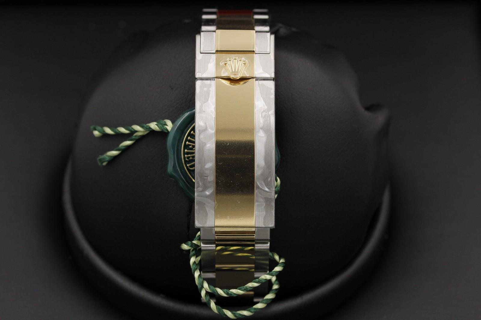 Watch Image 7
