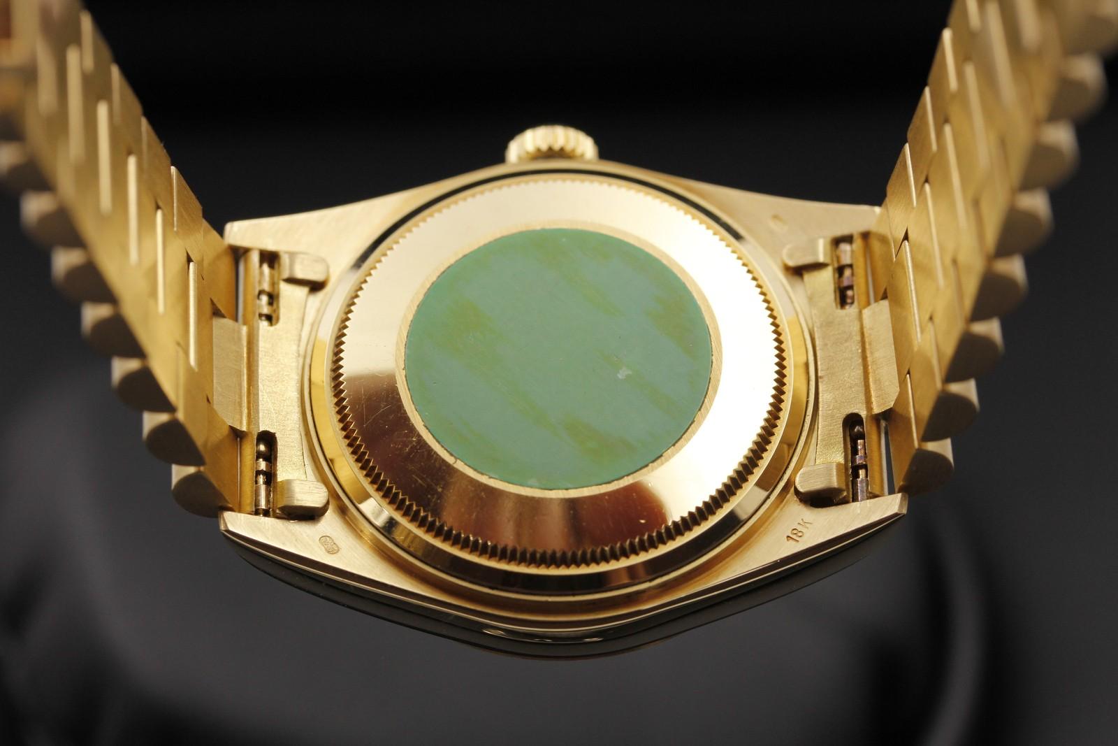 Watch Image 10