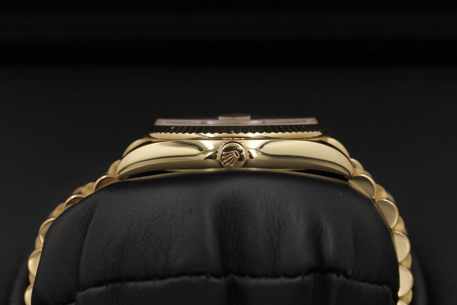 Watch Image 3