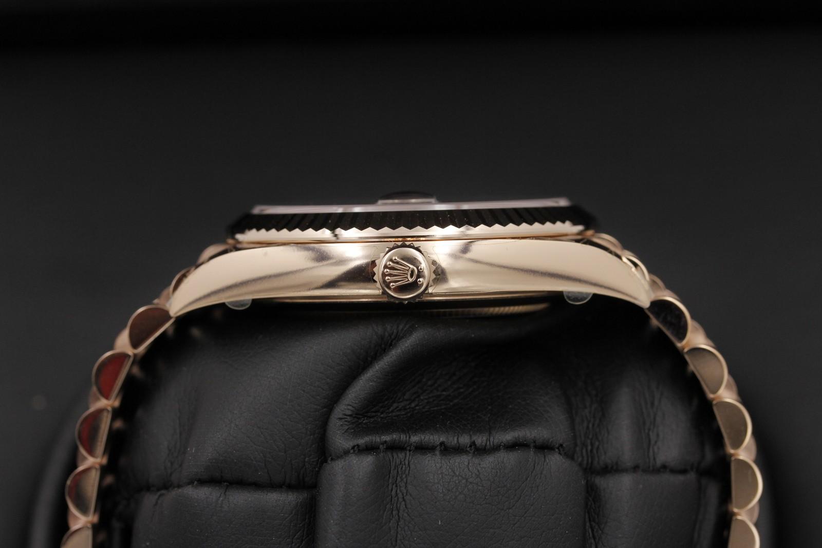 Watch Image 3