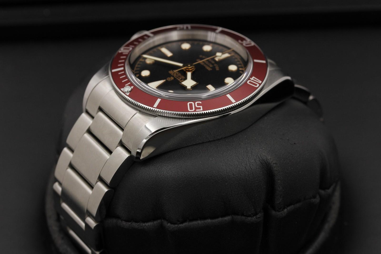 Watch Image 5