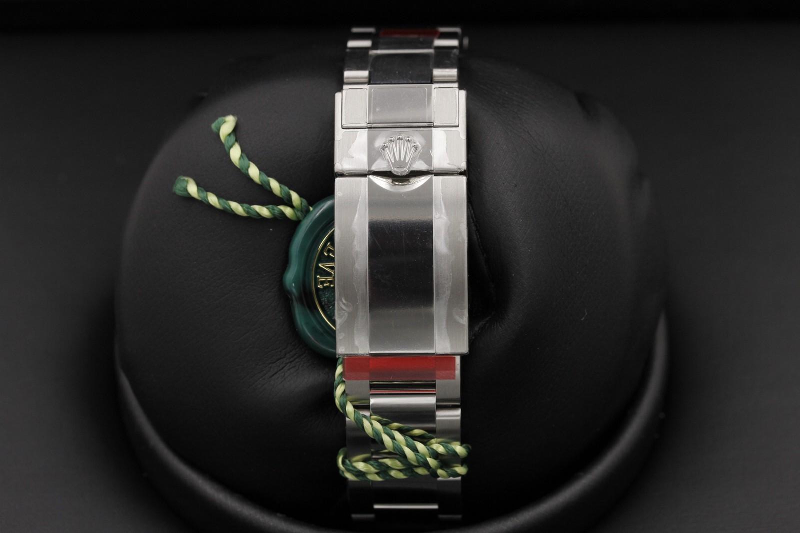 Watch Image 7