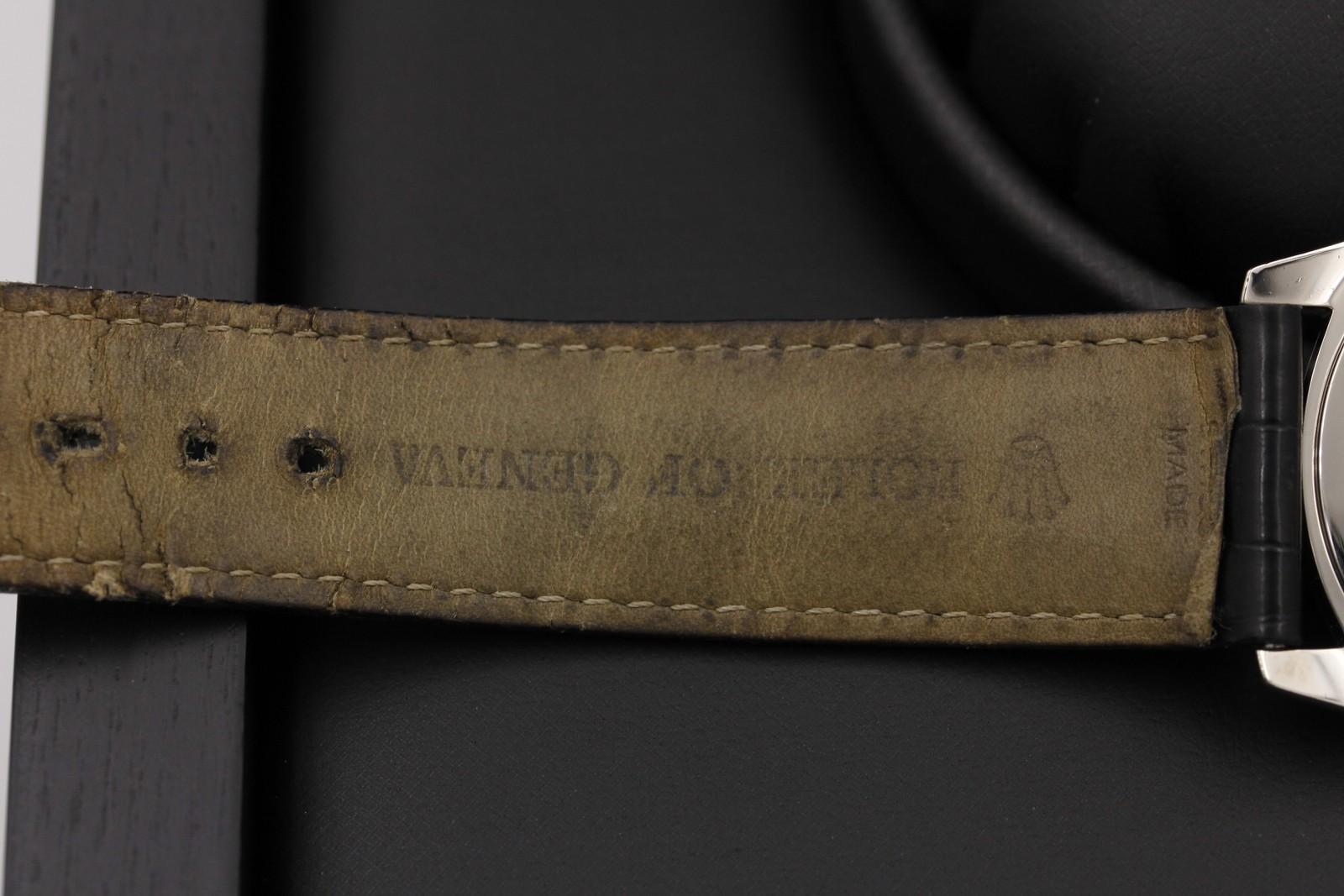 Watch Image 10