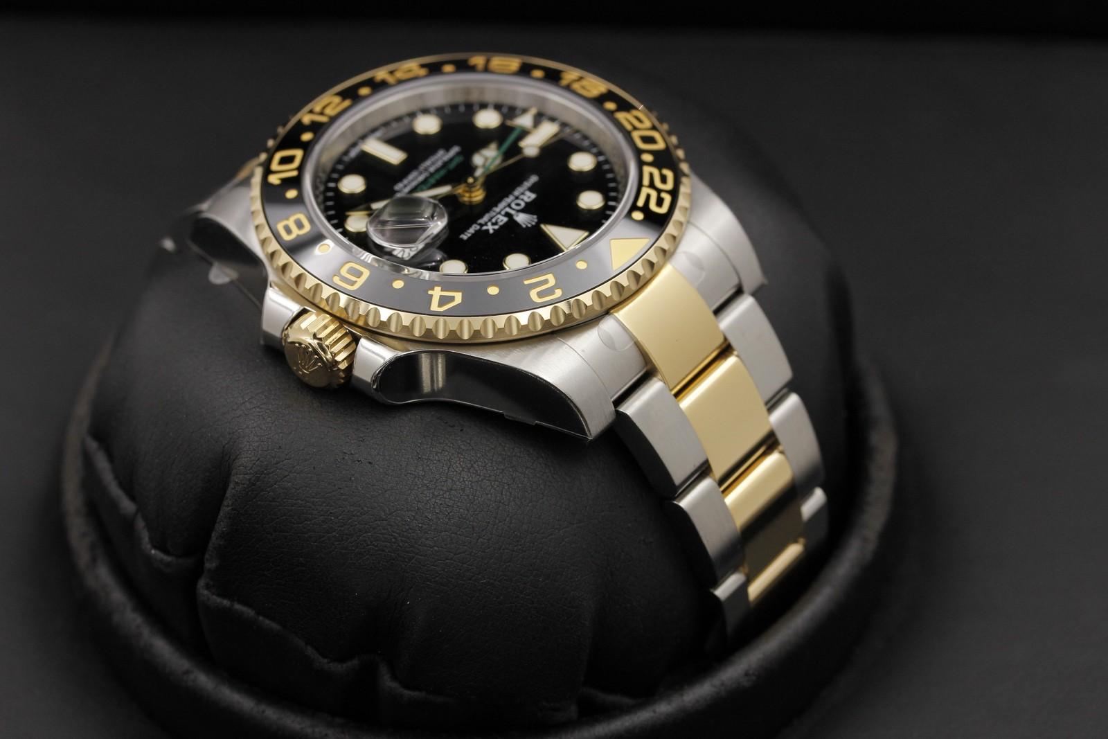 Watch Image 4