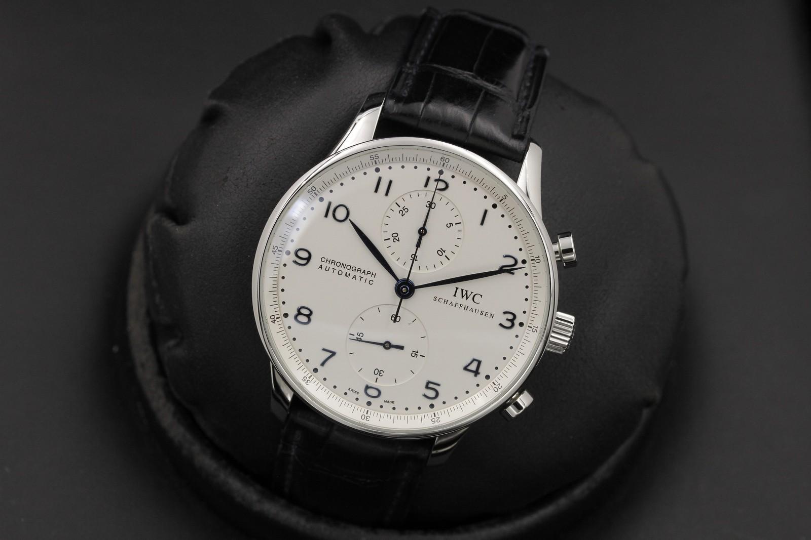 Watch Image 8