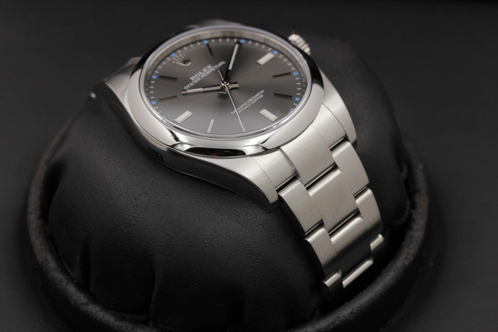 Watch Image 6