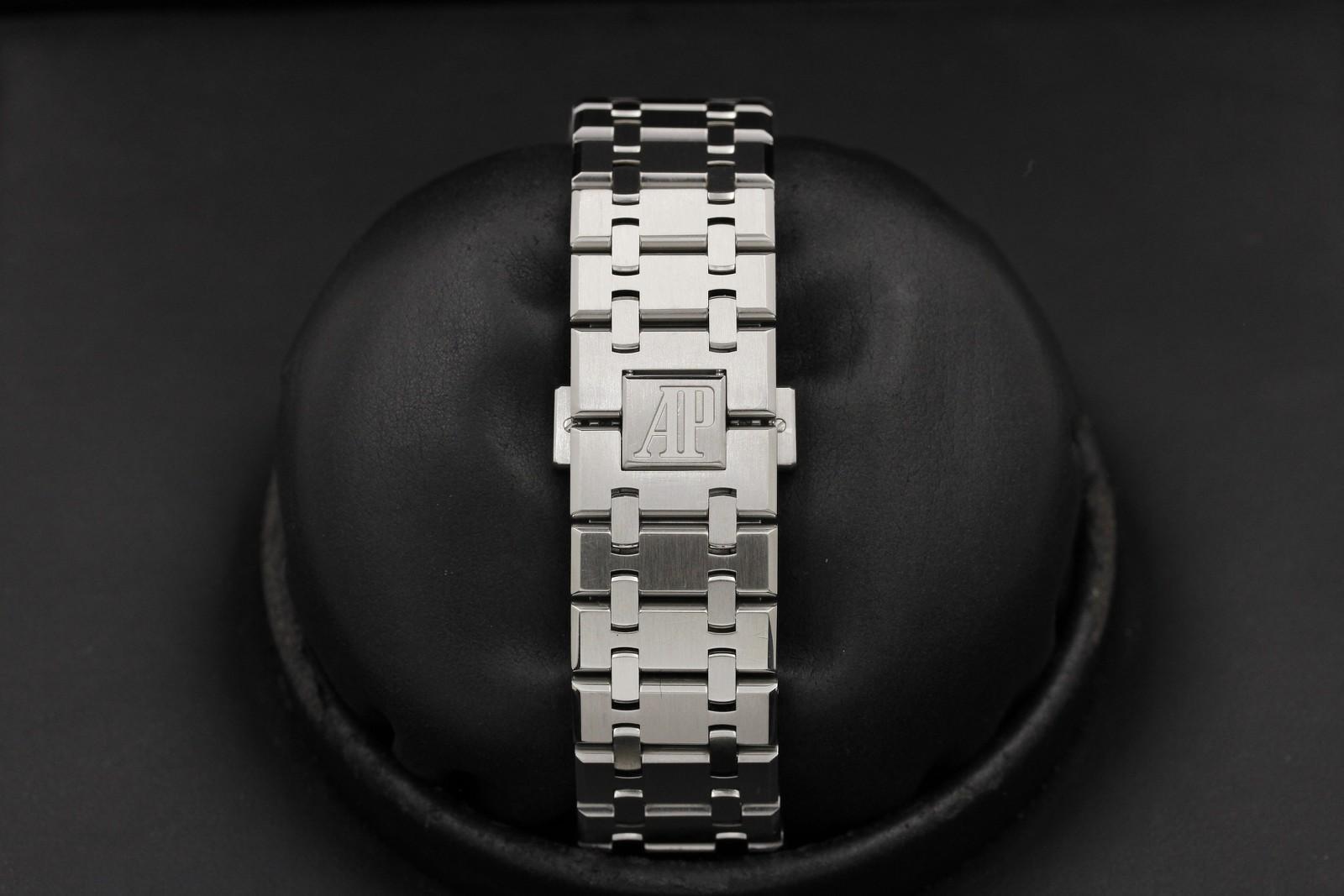 Watch Image 7