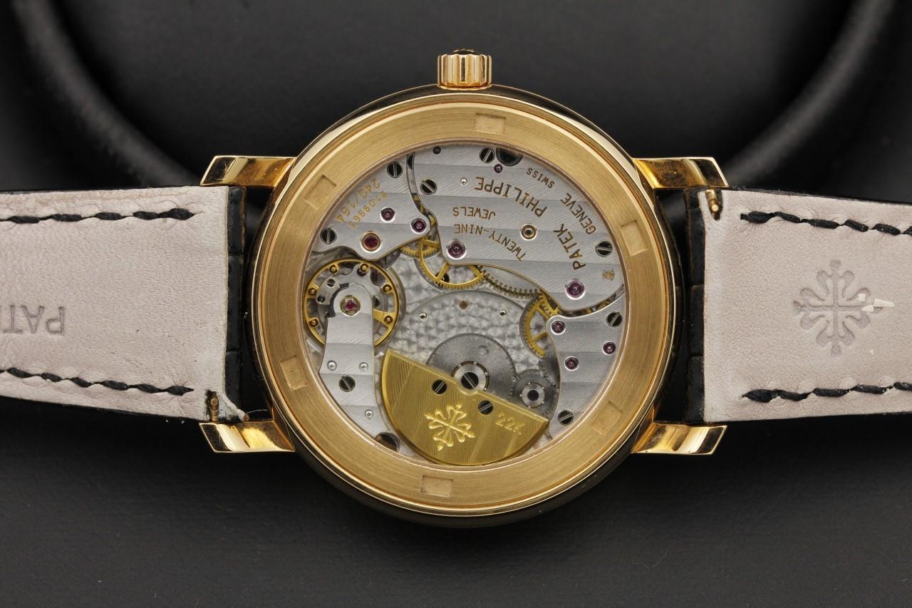 Watch Image 10