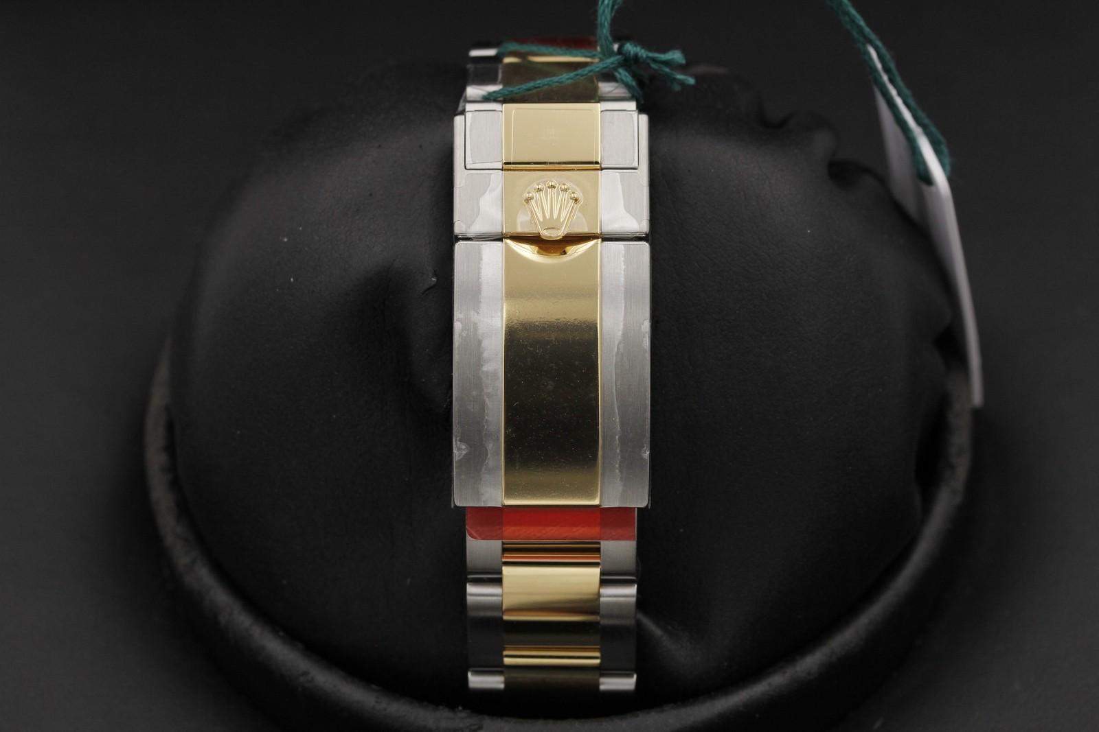 Watch Image 7