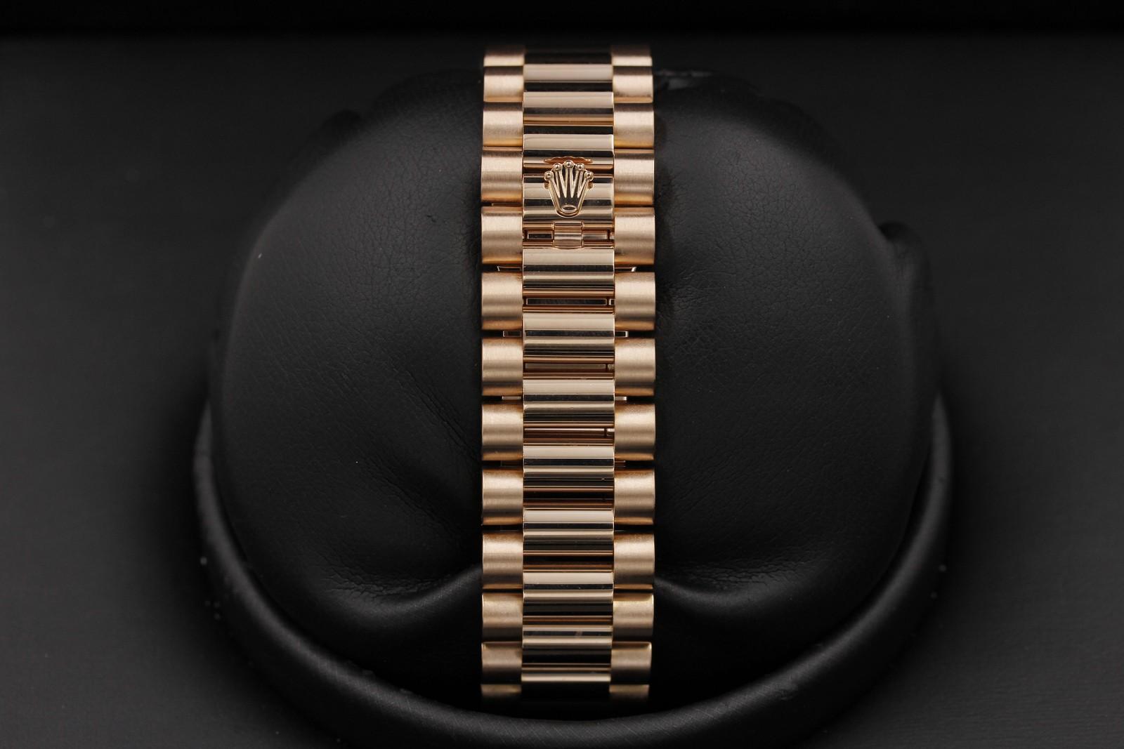Watch Image 7