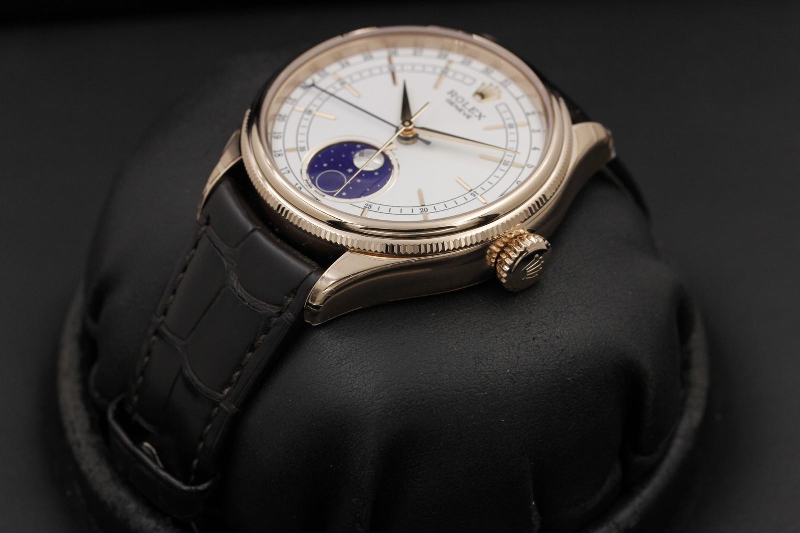 Watch Image 2