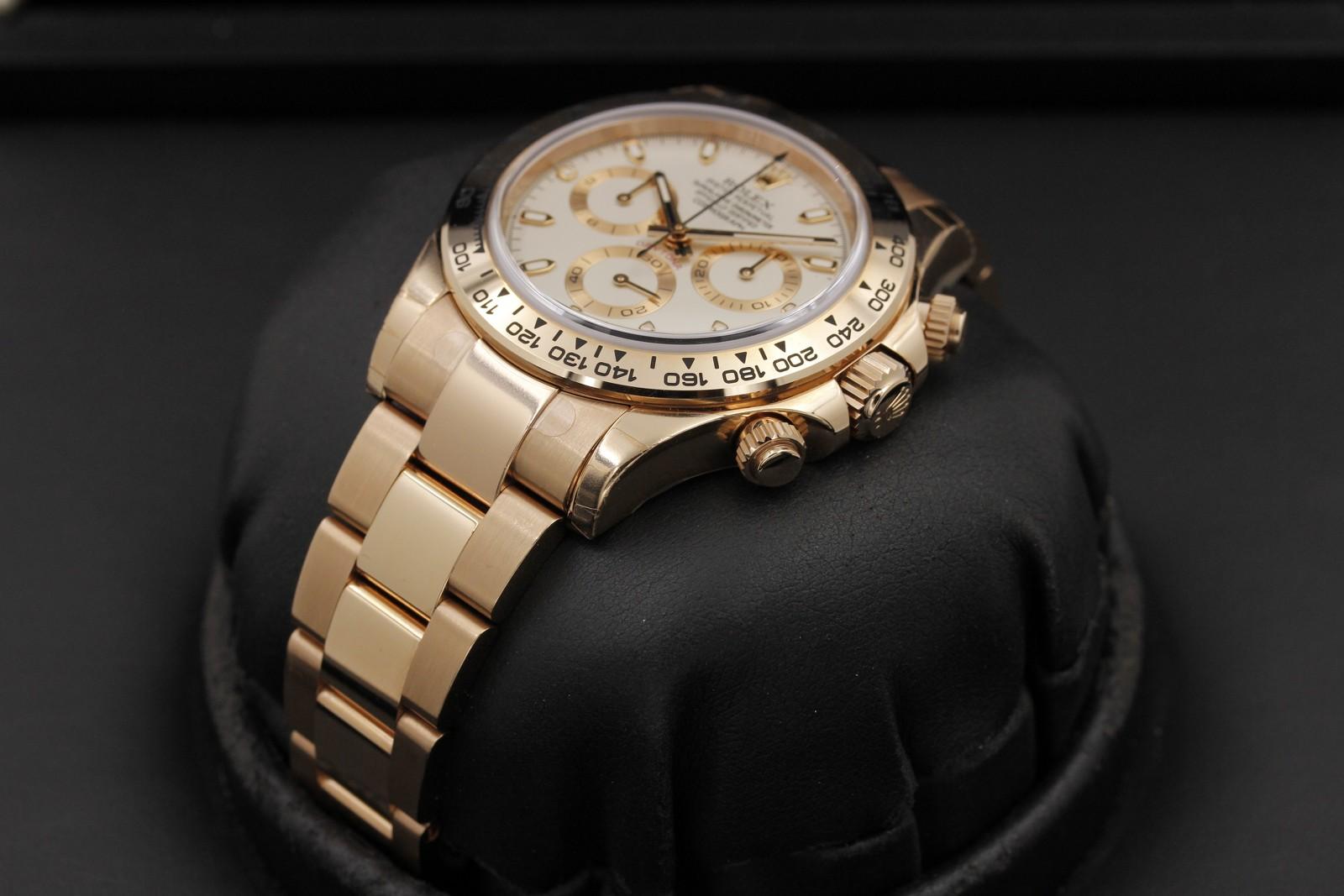 Watch Image 4