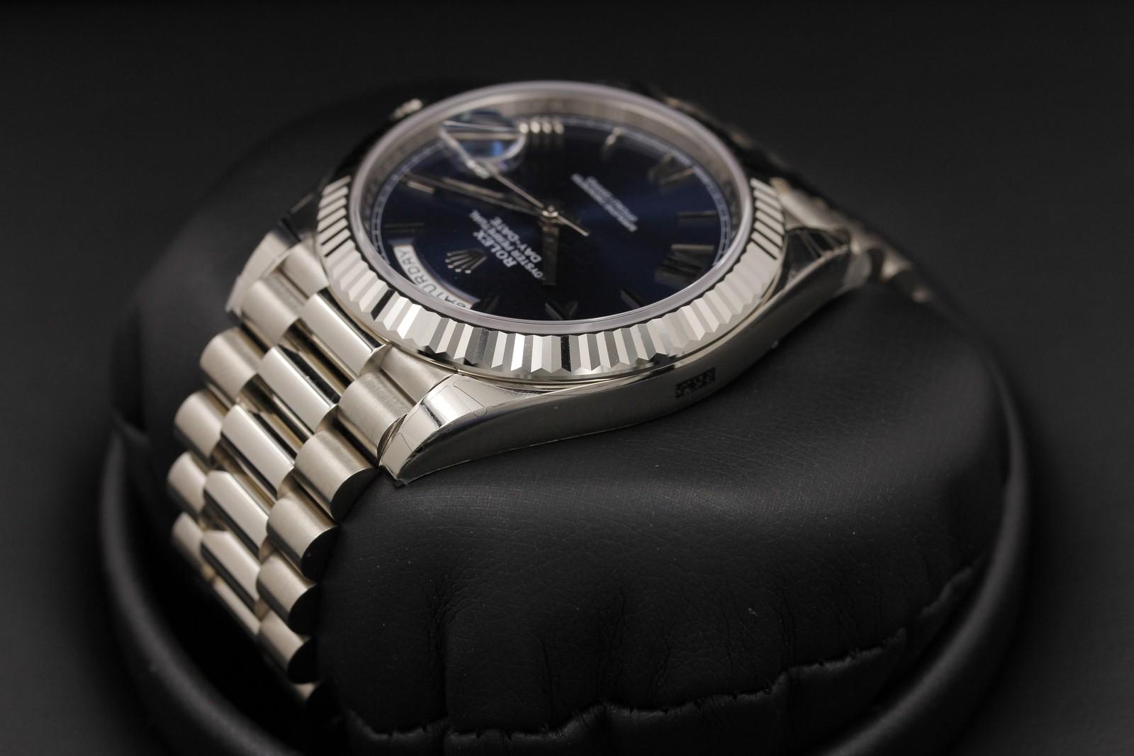 Watch Image 5