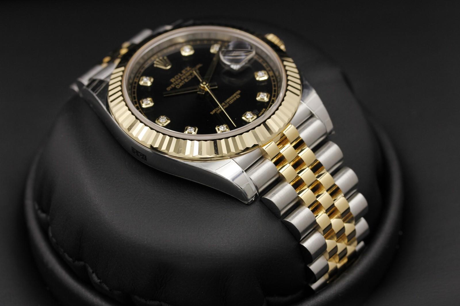 Watch Image 6